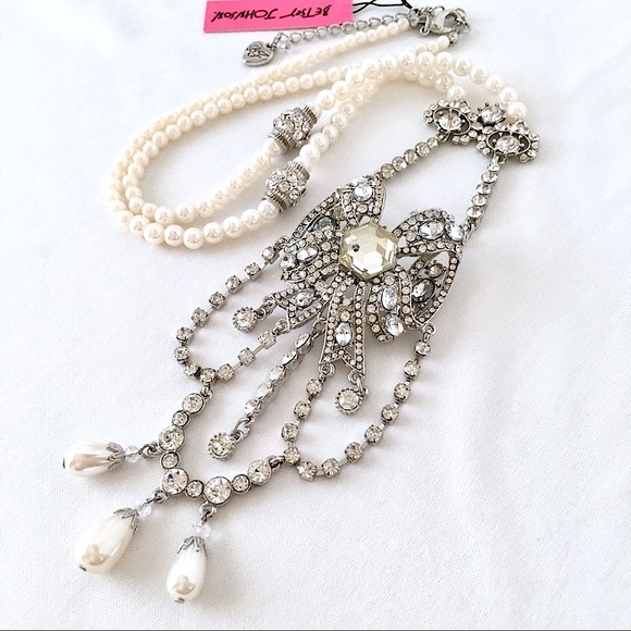 Betsey Johnson ‘Pretty Punk Pearl’ Bow Long Necklace HTF - Picture 1 of 7
